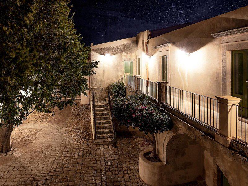 0E0A30BD285CD4E37AB9232AE6E17FE8