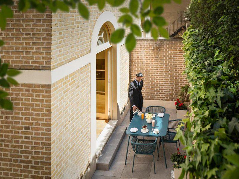 795CBF99AD700E3BA1189A930D63B5B4