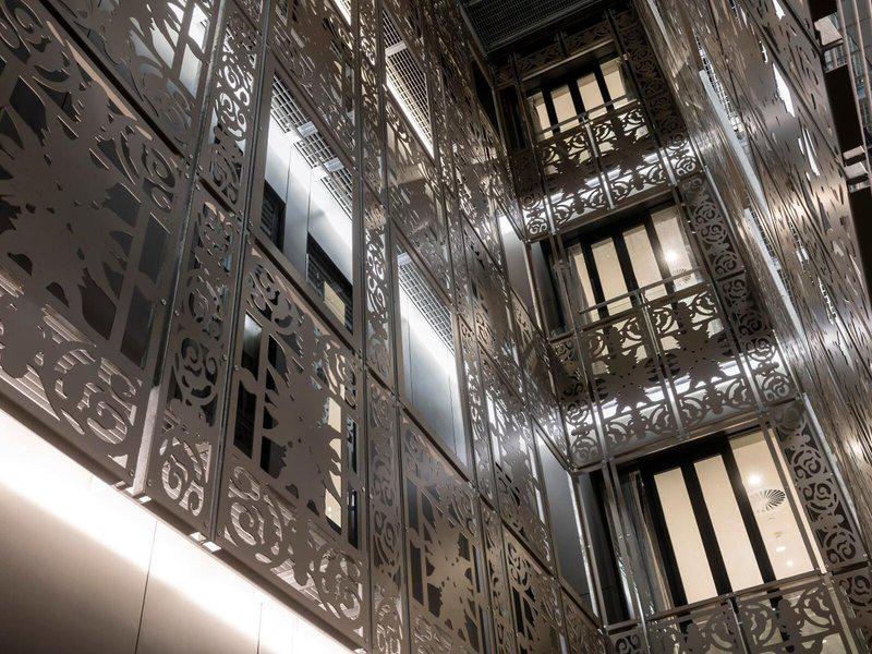 16F2EE272A47F28048E53F698D18E08D