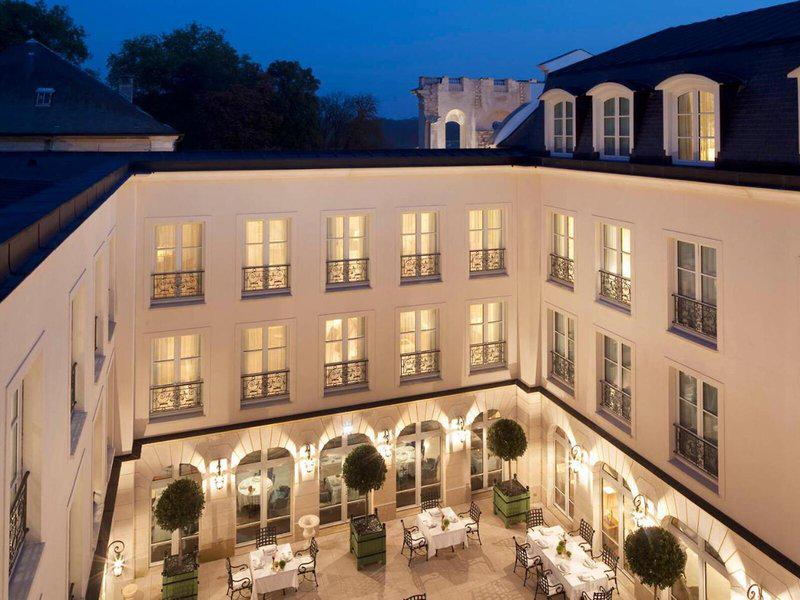 B59E4CEF340F37241D1F119DDF57B4C5