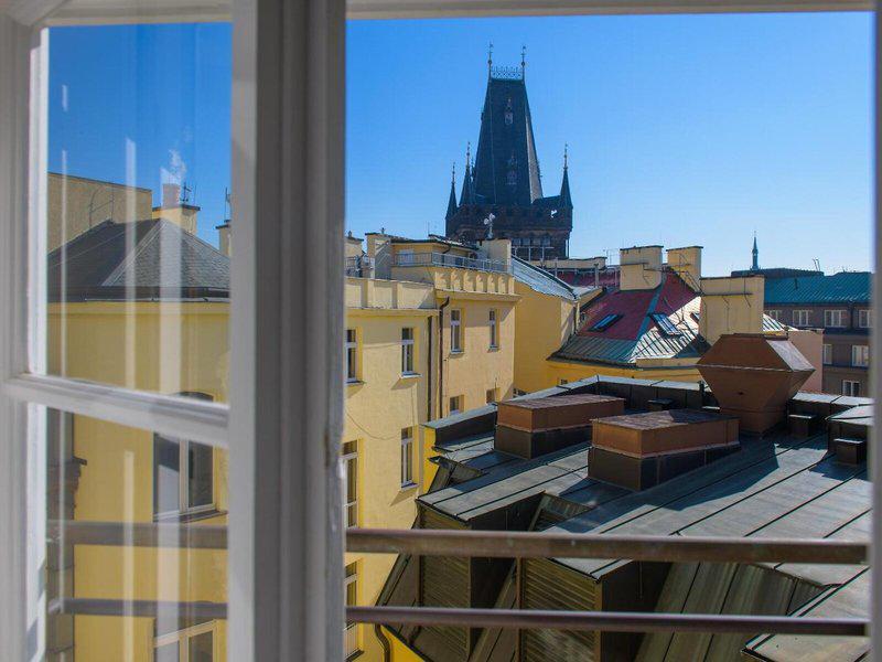 44F3C0C72DF3F265091B632BDE264668