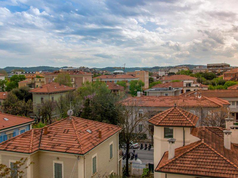 BD135ED586DD99A01C2BEECEAFECEAC0