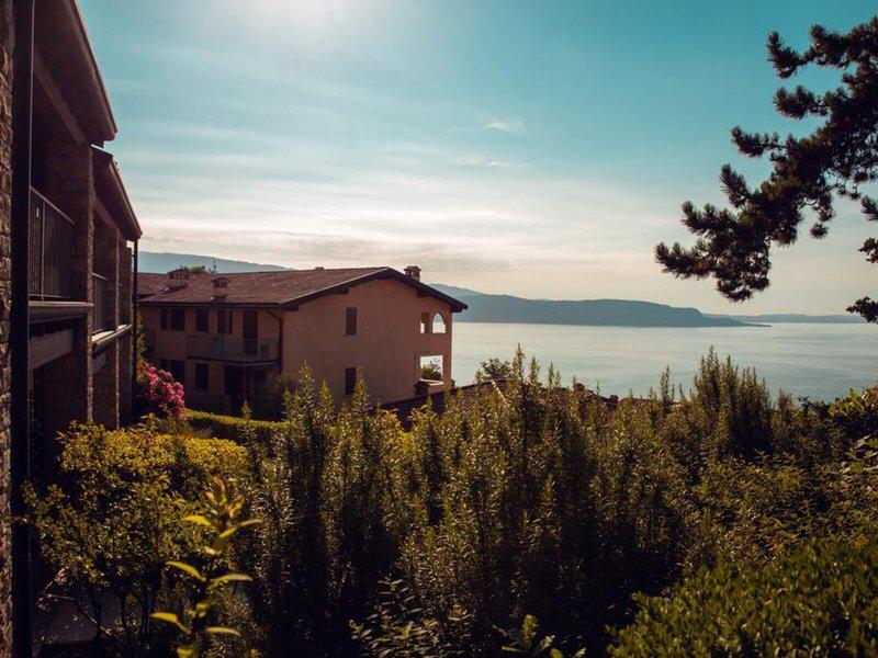 F535181D346EB1CE84587F721B03564D