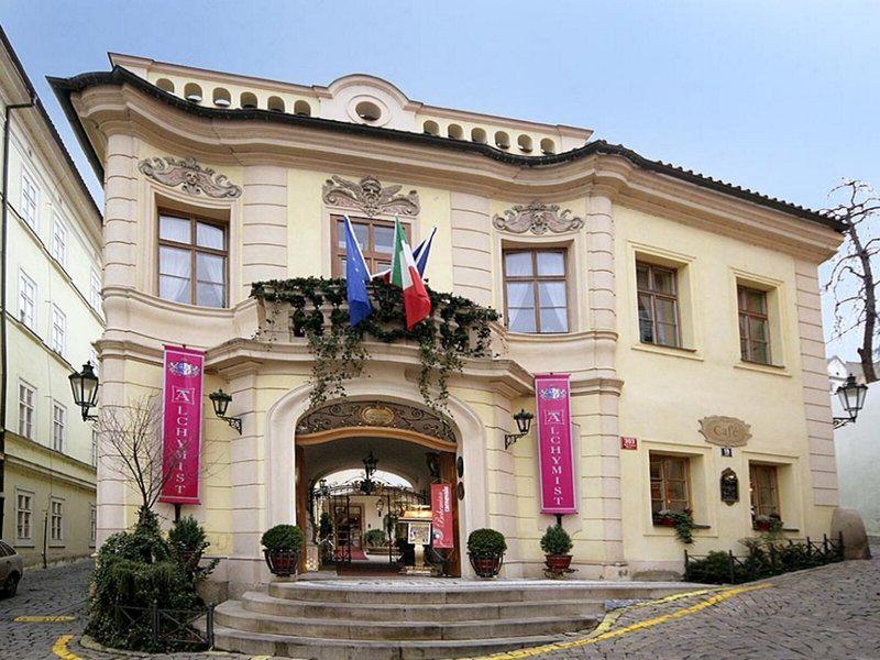 B30B456451AA86ABCDD3E8385CB01E5E