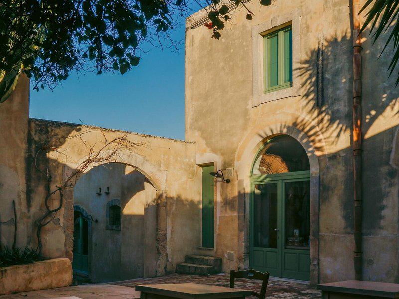 811E1605466A98C97455865DFEE6E9FE