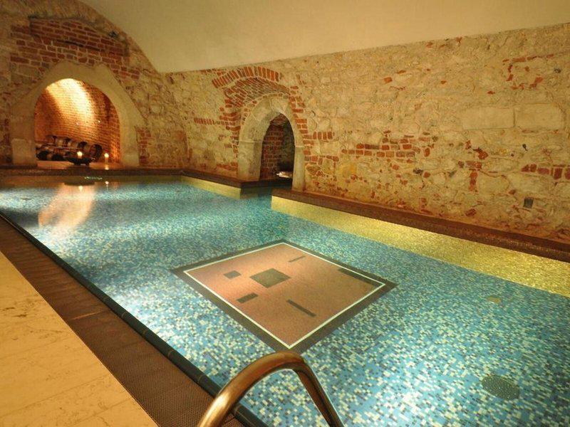 2F150E22DE7A95595219D8EE5E56B2A6