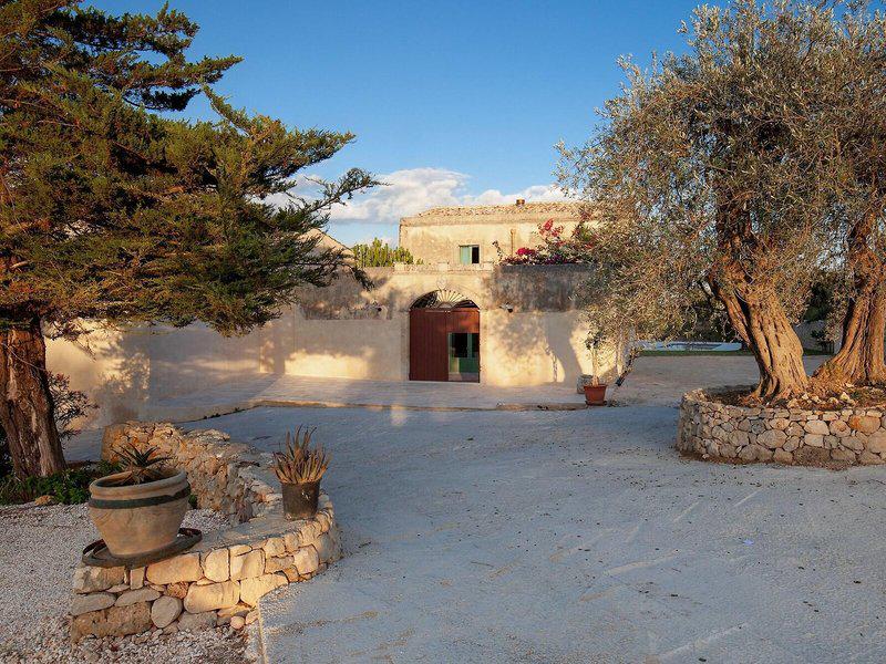 8BF52995D9CDF8CC36BD5E25B4C24451