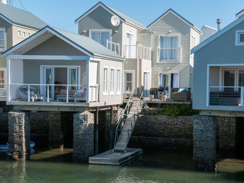 4784FBF718F32C8F09B7E7DED73FEE21