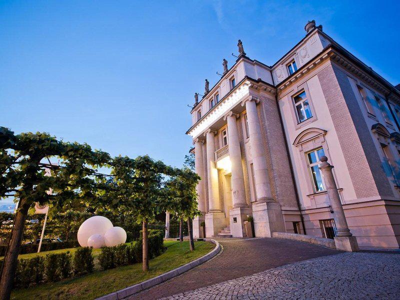 0112B83FB3764C80B86F8F3E63D9D482