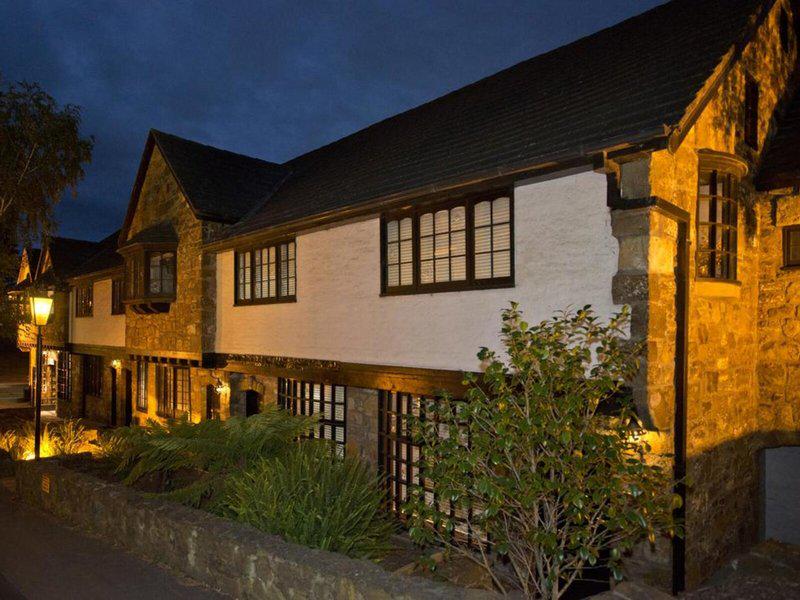 2C3BB87BAA2898FB67AF9EAE1FC66551