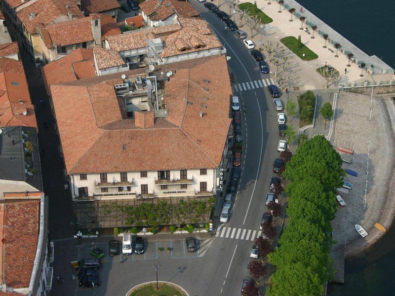 47E1AA1E3B83656571B98A4A2B0D4E88