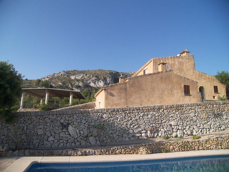 328E1C56BA2CA80A80513B6E20727599