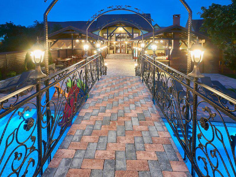 5B68E04BBB799E73DEF22D41E69C15E4