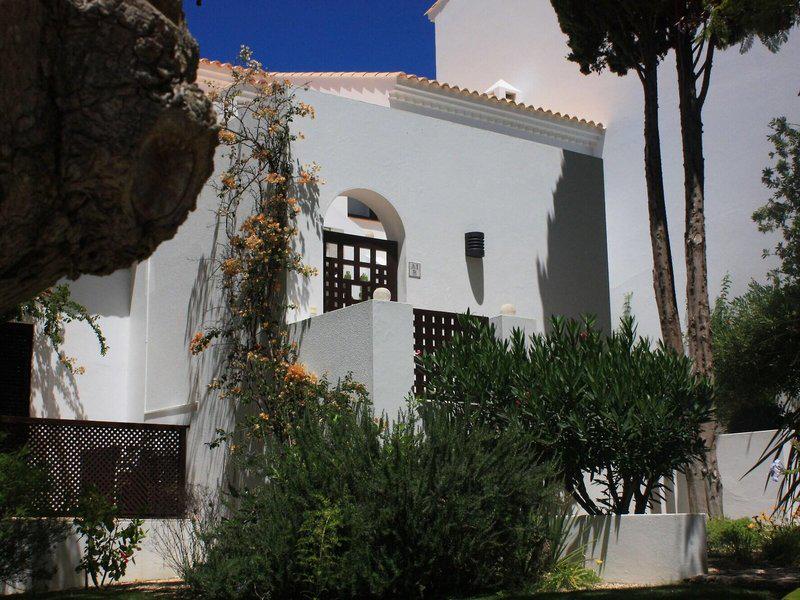 5549B1E85ECDF87D4C0B7FC60F2AF27E