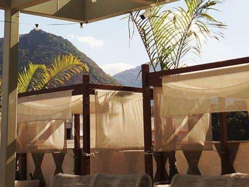 53EA32A7B667F6A3A0F74B064A0A2593