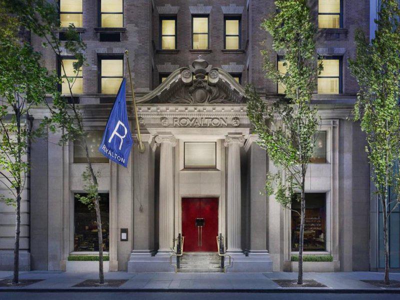 B2C27881E0BDB5FDE8FD5B63D381BA72