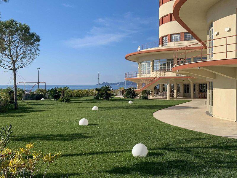 B98412A6365C2B97BBAB2BD86285F1C8