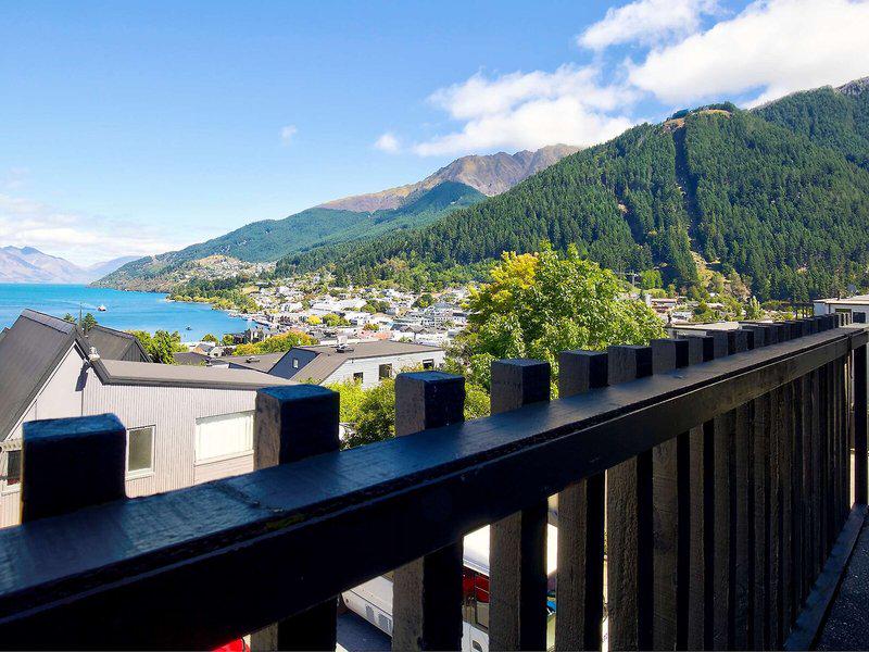 4C407E1B9A724D768A2BAD0183B0D2E5