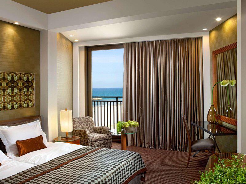 40653B875305681964F38D9D8C8F4160