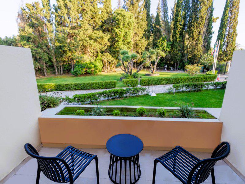 1EE8FDC5F0D079F12F34D0A641FD8436