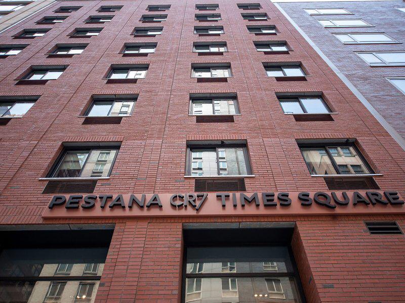 0FD949818FE6BBED29F68F9571819E58