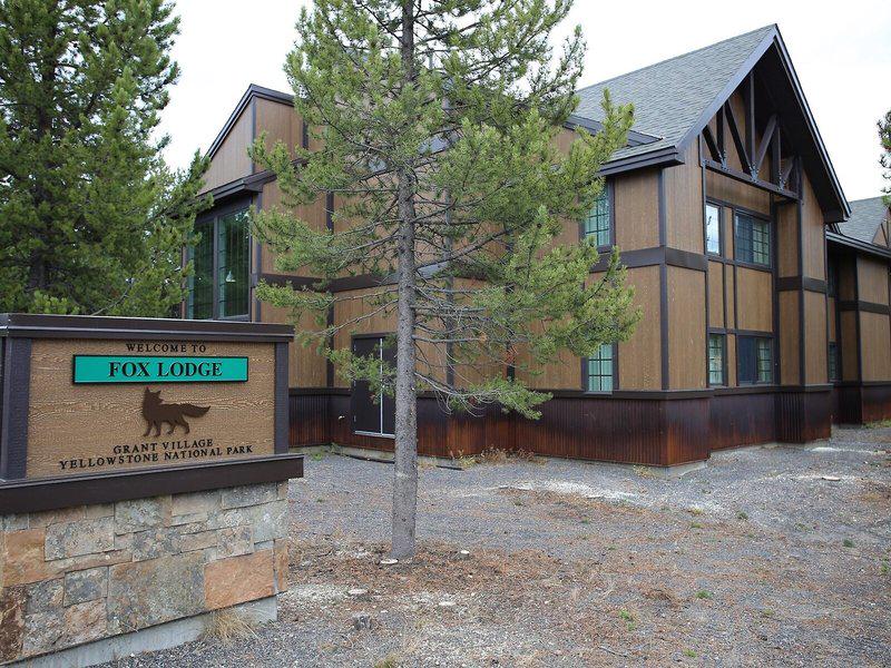 760F564BF3C17EF1E33D5FA9C4B8D69E