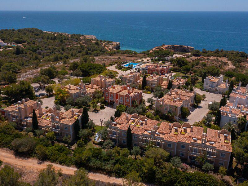 2F05583720C4F543784EF44C6B61FC26