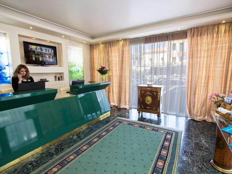 BE249828E069799E957F5580A5005495