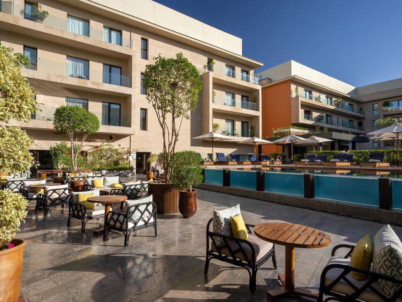 3BADEC0D6ED64B40D956D181E1B88ABE