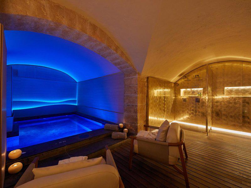 EC87EDF40489B8BDD9C5E13AD82EA454