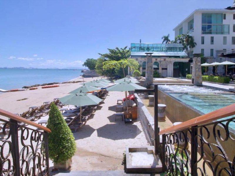 D10CC2C3C589E6B62034AB825972E547