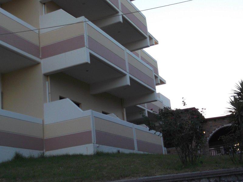 0AC2DF259261953236EDE619A422C2B4