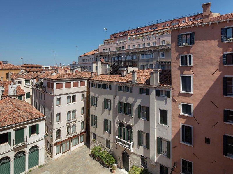 89F62C4BD69F9F4672B95A62C33E189B