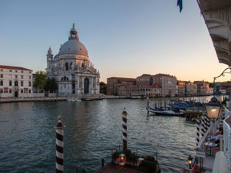 5B98AECE85B46626E9FA119A57BF5894