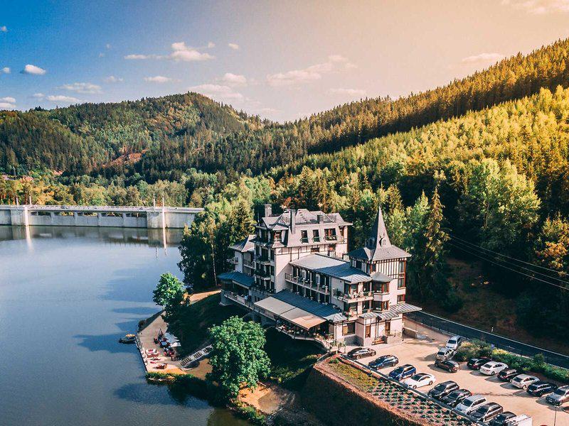 930BAE877743F35D4E060C5BBA87F8FB