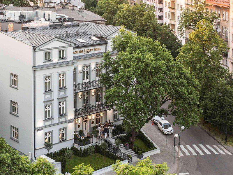 DBB7B0FE8DC3E49E0EA74DBD5A7AD1F9