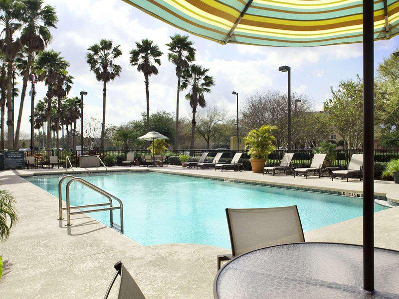 03826D47EBE52B82F47A10ABE640373F