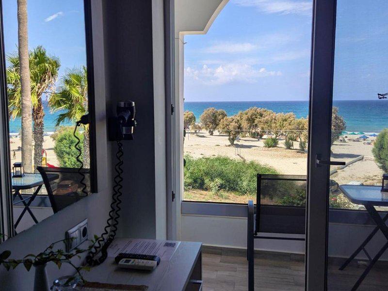 F86DFC91FF97FF77E9FC273F6ED3EF60