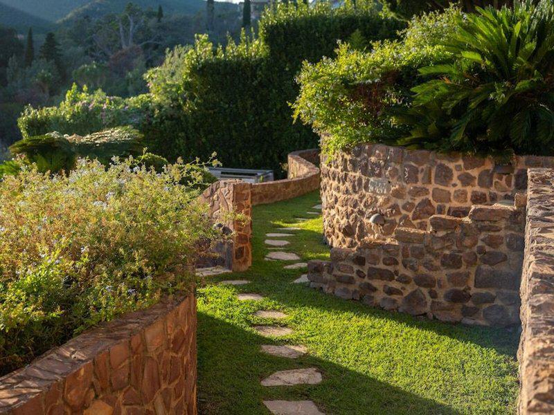 FE7C245231051F071BFBBD649EBBE7F5