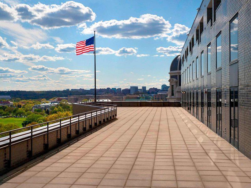 E831AB2FEAE609DE6A7C007897F2827A