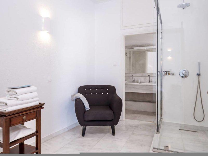 1C5B408410C19C1A19E6667459D8DD9E