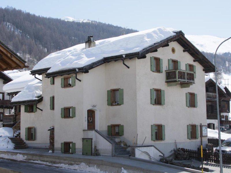 8B5C9988F4C0FCDB1F540A1377F1CBC6