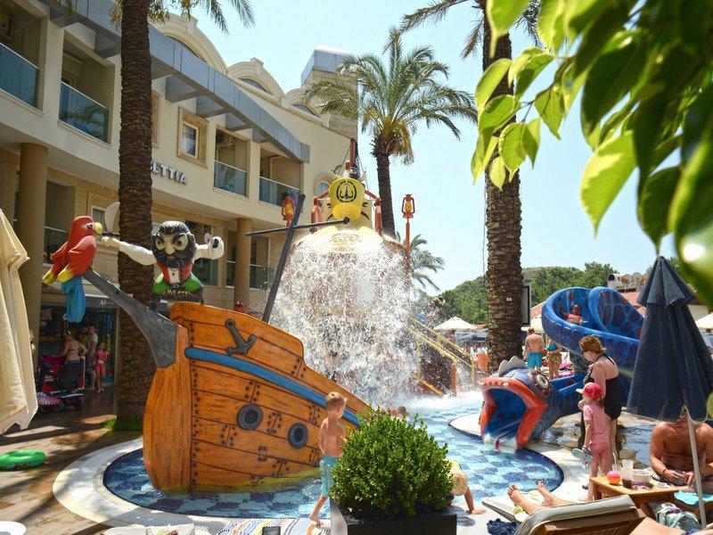 4BFB7BFE692122DF9EA01DFCF8BC5C02