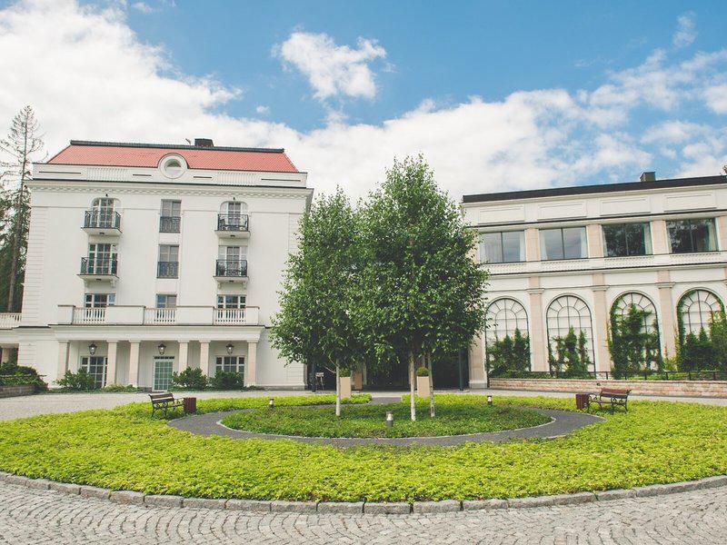 DDF5005B18724C8A64628BA03F1A2F40