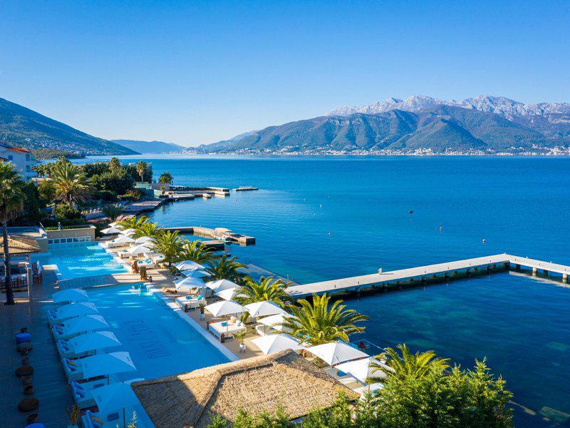 BCE4B64EFBD0EF7BC6F9715399509A23