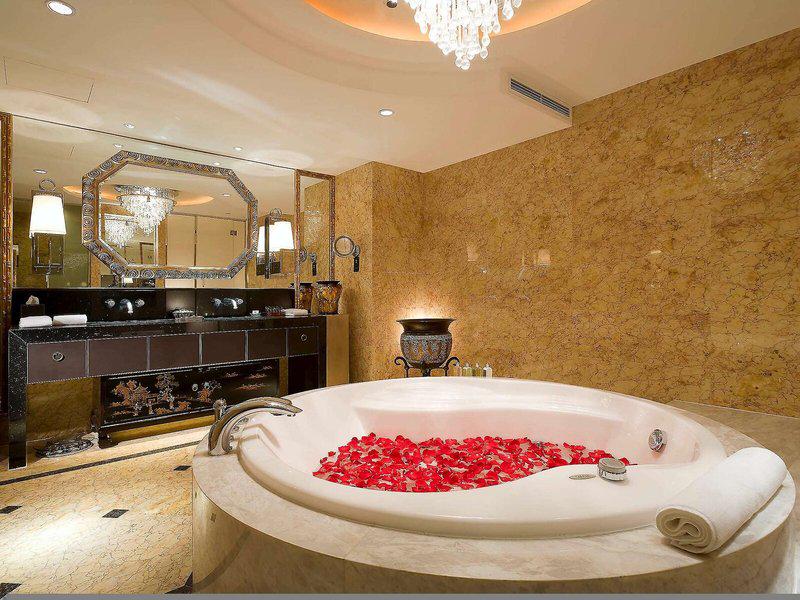 0BAD98431B881A2014F4C15C239D4298