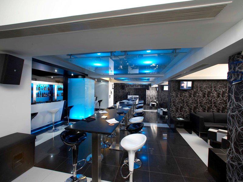 FF660249C615818C005F491878D18D8E