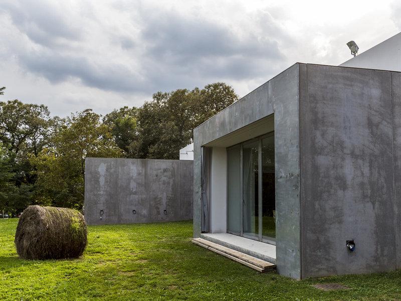 4CF955814710D85ED41C0867582B9E97