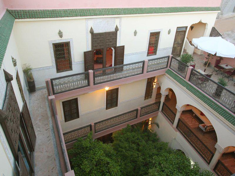 A64C915CE9F75E5B4B53CB1549257035