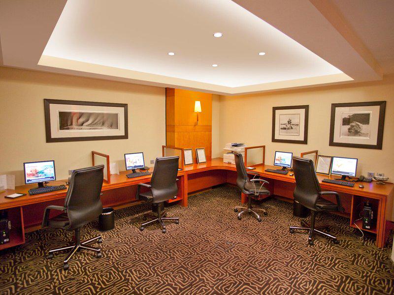 9598F8A5D9A08348A883C453DFF5FFB6